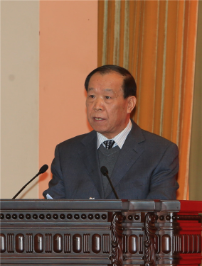 中國工業(yè)經(jīng)濟(jì)聯(lián)合會(huì)執(zhí)行副會(huì)長(zhǎng)路耀華宣讀表彰決定